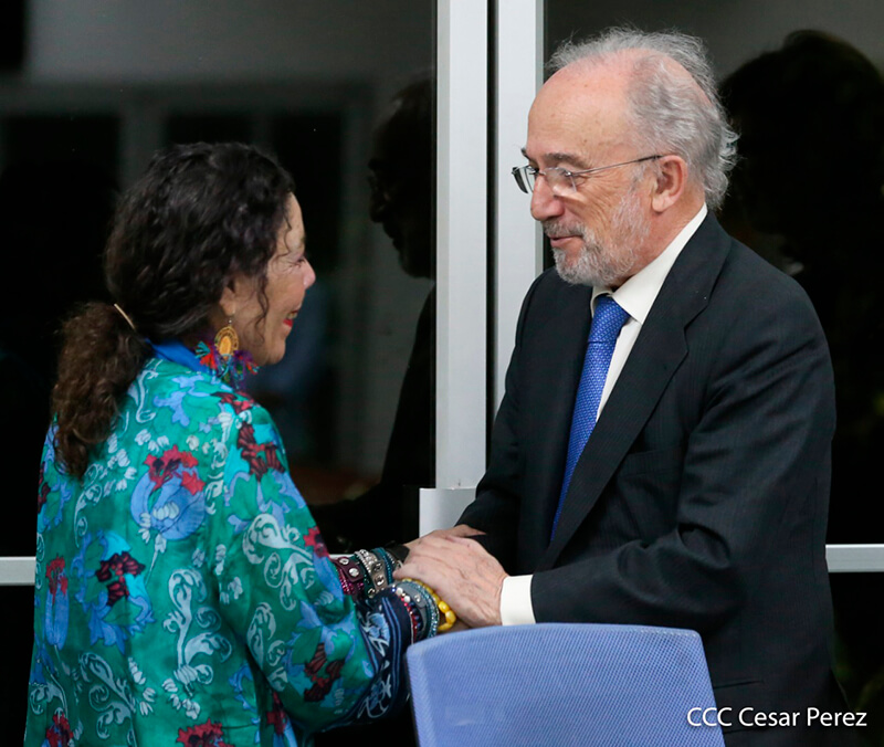 daniel-ortega-rosario-murillo-encuentro-director-rae-santiago-munoz